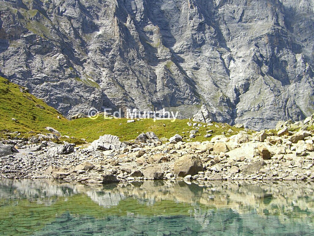 The little Oberhornsee below the precipices of the Ellstabhorn