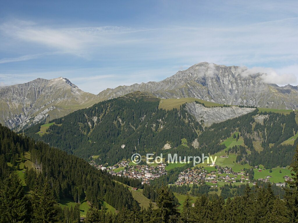 Adelboden, with the Albristhorn on the left and the Gs&uuml;r on the right