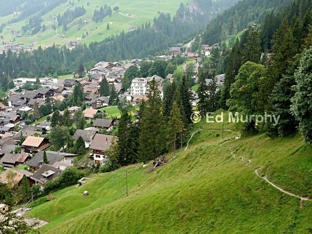Evening descent into Adelboden