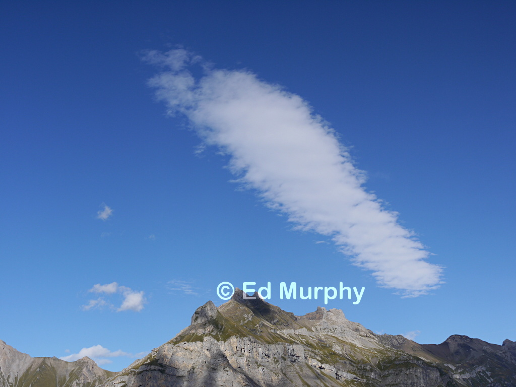 Wave cirrus above the D&uuml;ndenhorn