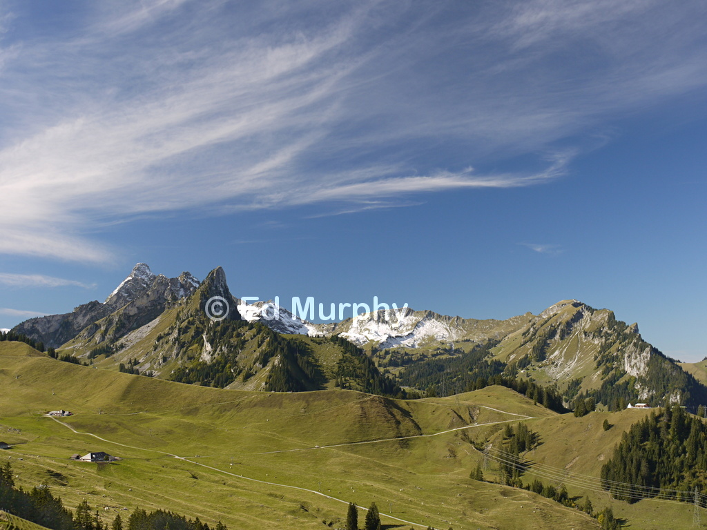 The Breccaschlund peaks from the slopes of the Kaiseregg