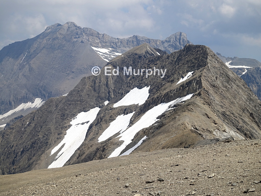 View from the Arpelistock along the Geltenhorn ridge to the Wildhorn