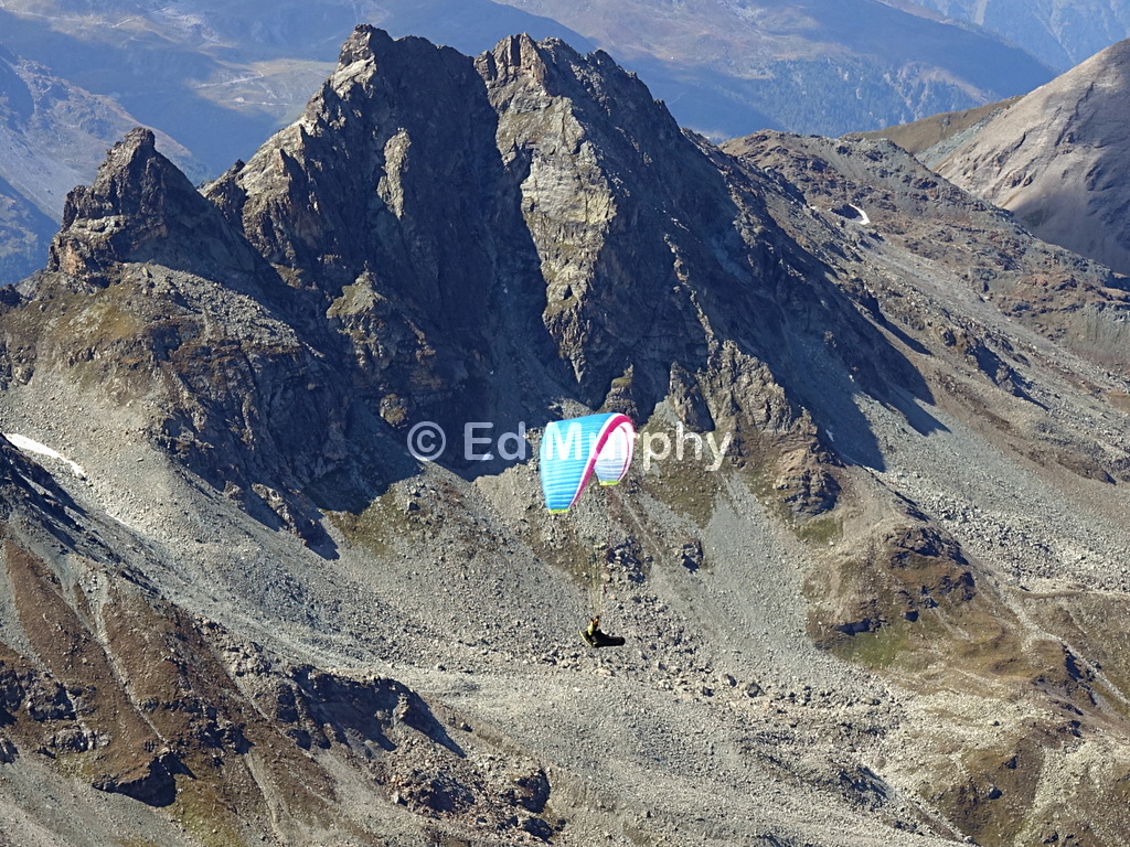 A paraglider in front of the Couronne de Br&eacute;ona