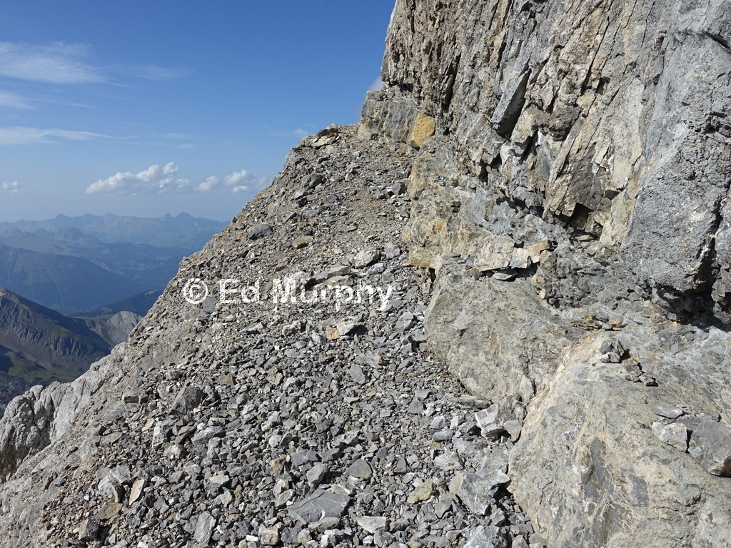 A useful terrace on the cliffs of the Wildhorn