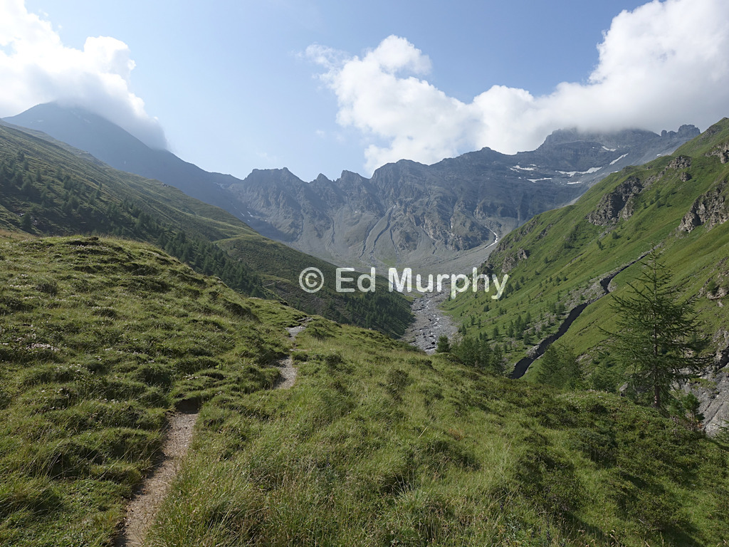 The Muttler (L) and the Stammerspitz in morning cloud