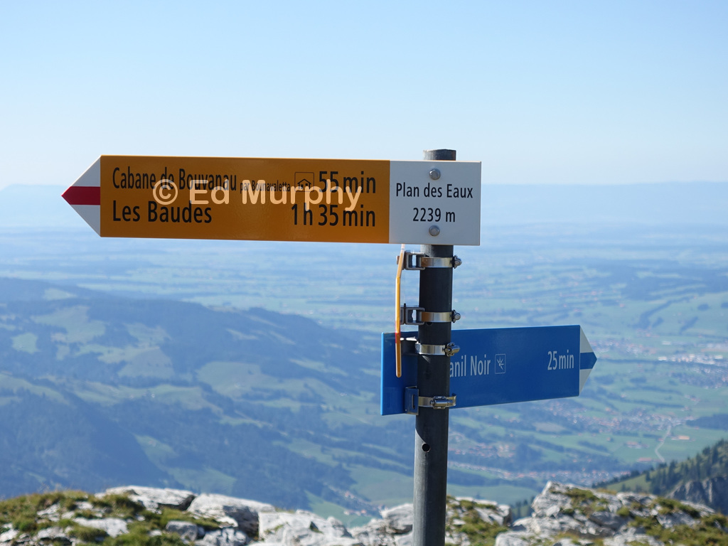 A rare misspelt signpost at the Plan des Eaux