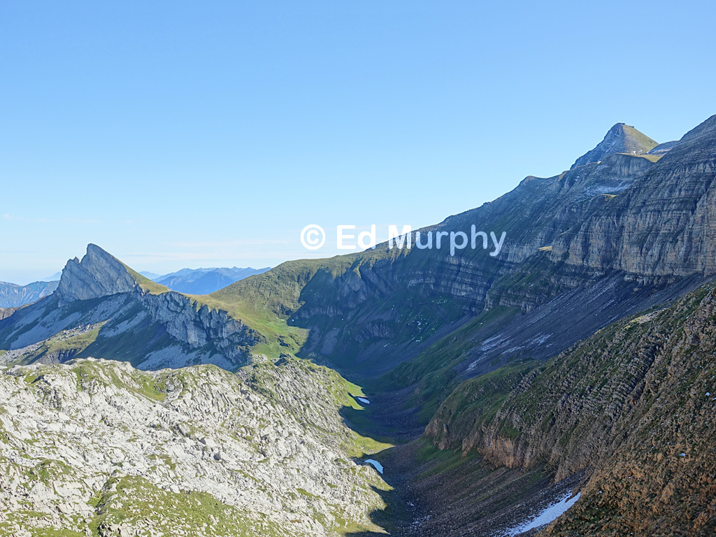 The first view to the Faulhorn (R) from the M&auml;nndlenen Hut
