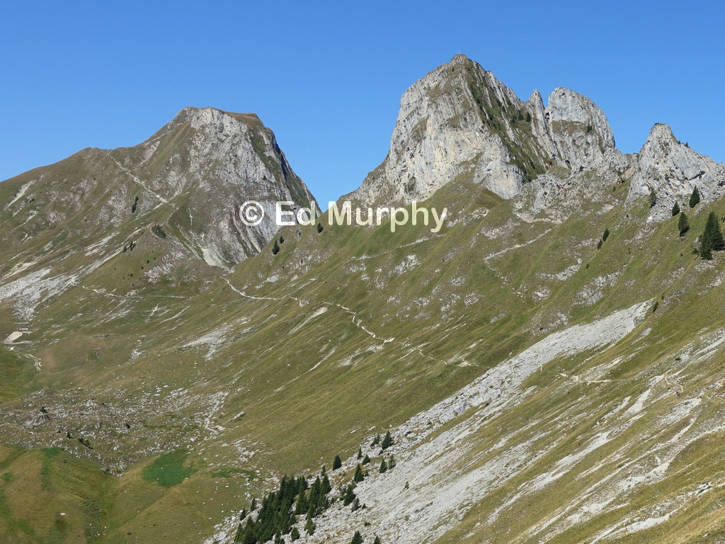 The Gantrisch and the N&uuml;nenen on a sunny day